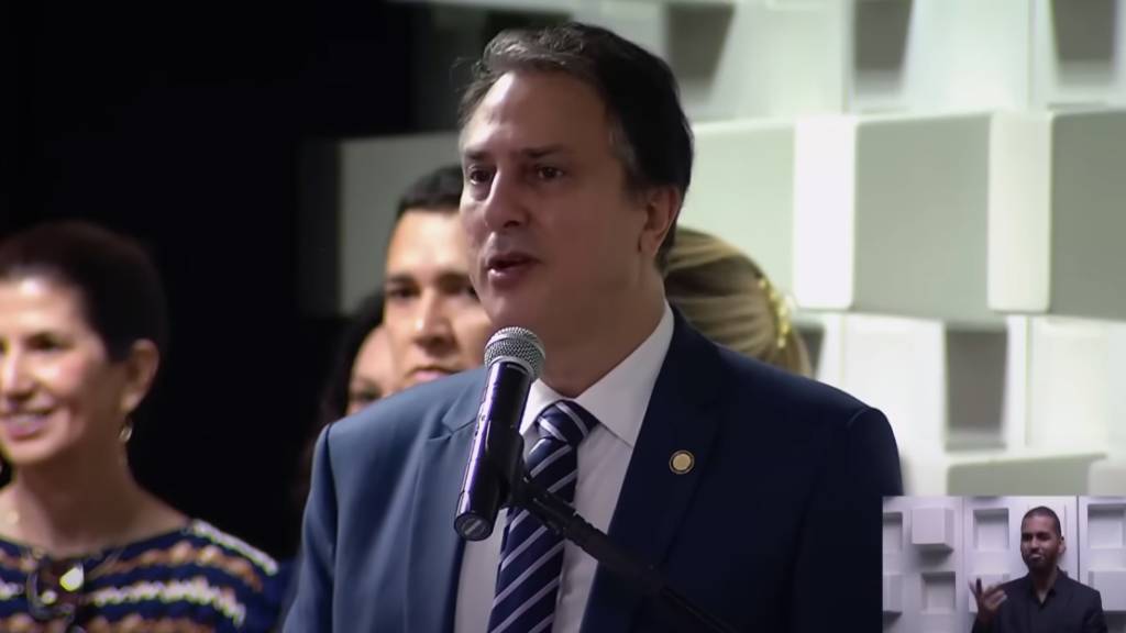 Alfabetização é “prioridade absoluta”, garante novo ministro da Educação