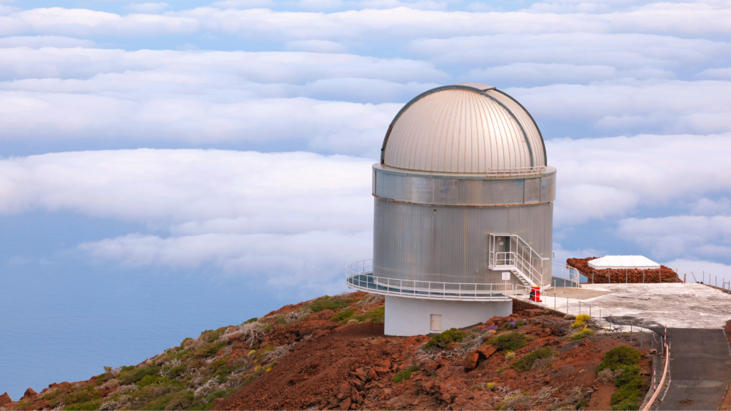 Qual é a diferença entre astronomia, engenharia astronômica e aeronáutica?