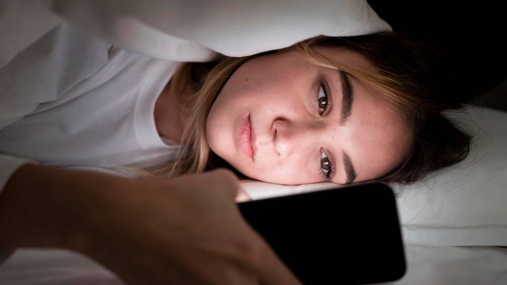 O truque para ficar menos tempo no celular e ler mais