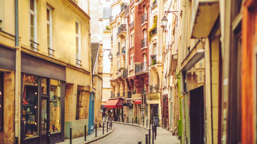 Qual é o diminutivo de ‘rua’?