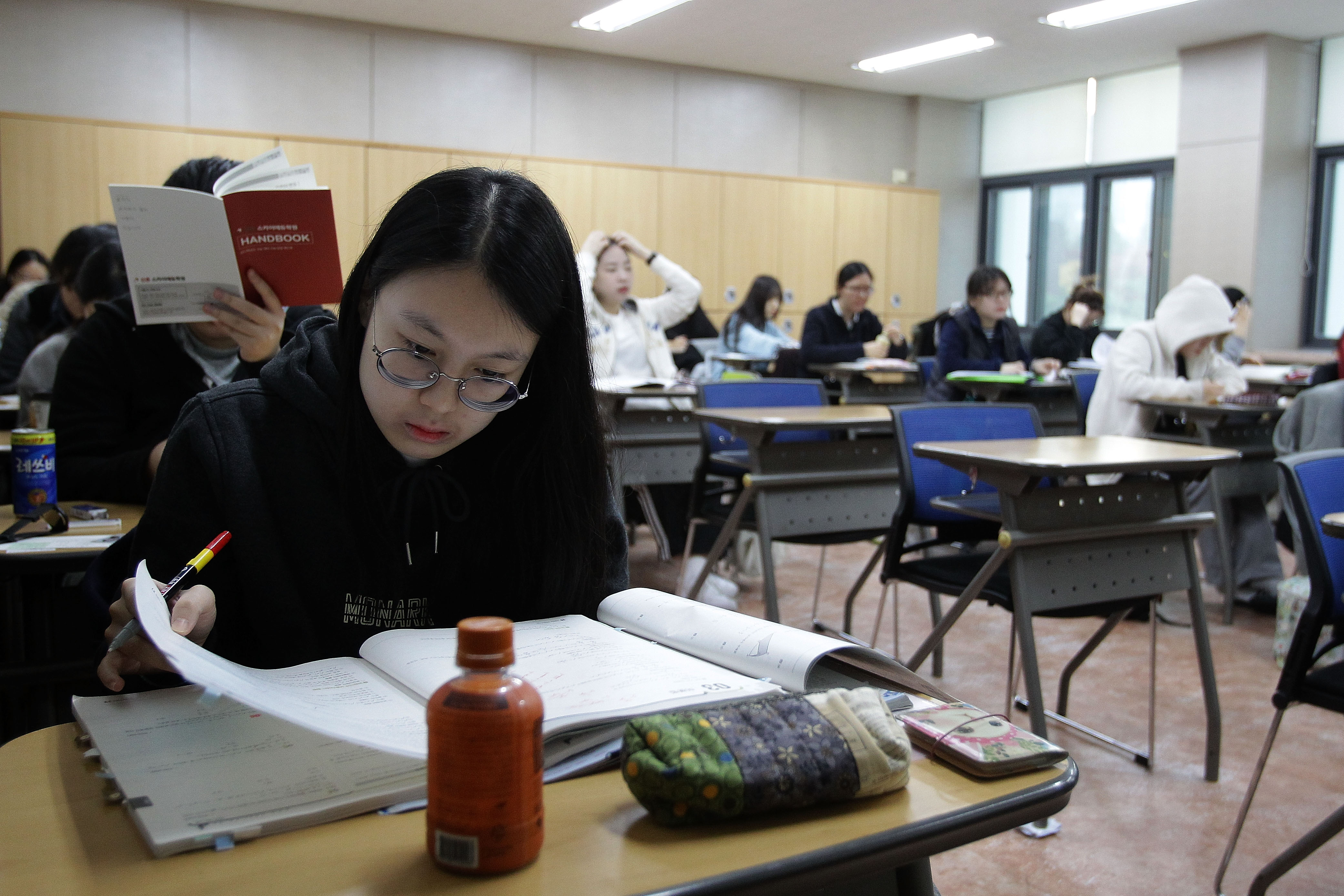 Korean Students Take Crucial College Scholastic Ability Test